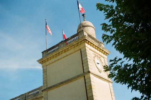 Polska flaga nad Chateau Gruaud Larose