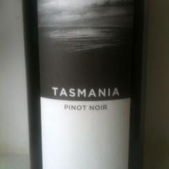 Tasmanian Estates Tasmania Pinot Noir 2010