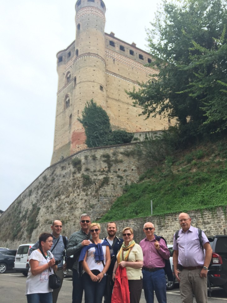 Rozpoczęliśmy podbój Barolo od zamku w Serralunga d’Alba.